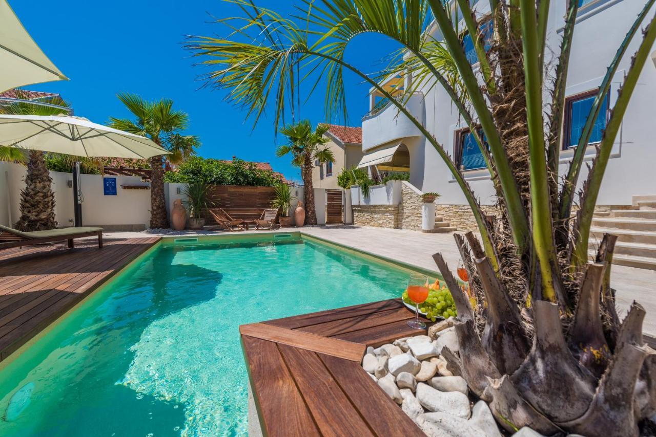 Apartments "Villa Antisin" With Heated Pool Zadar Buitenkant foto