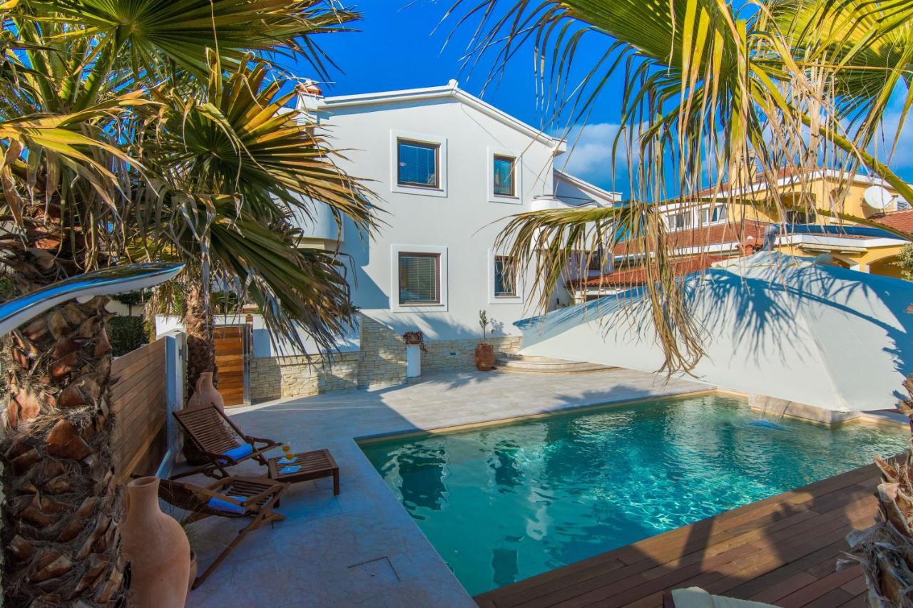 Apartments "Villa Antisin" With Heated Pool Zadar Buitenkant foto