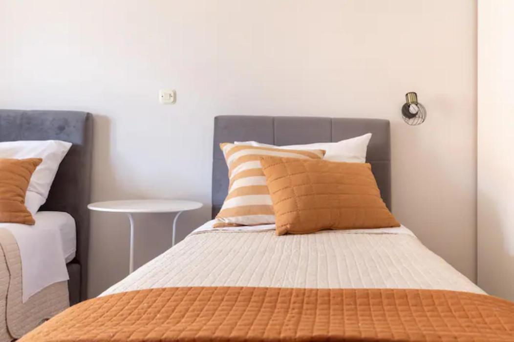 Apartments "Villa Antisin" With Heated Pool Zadar Buitenkant foto