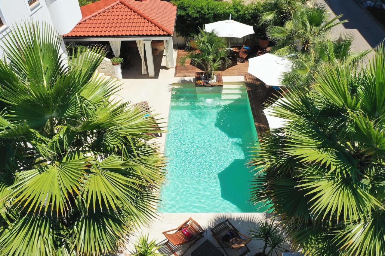 Apartments "Villa Antisin" With Heated Pool Zadar Buitenkant foto