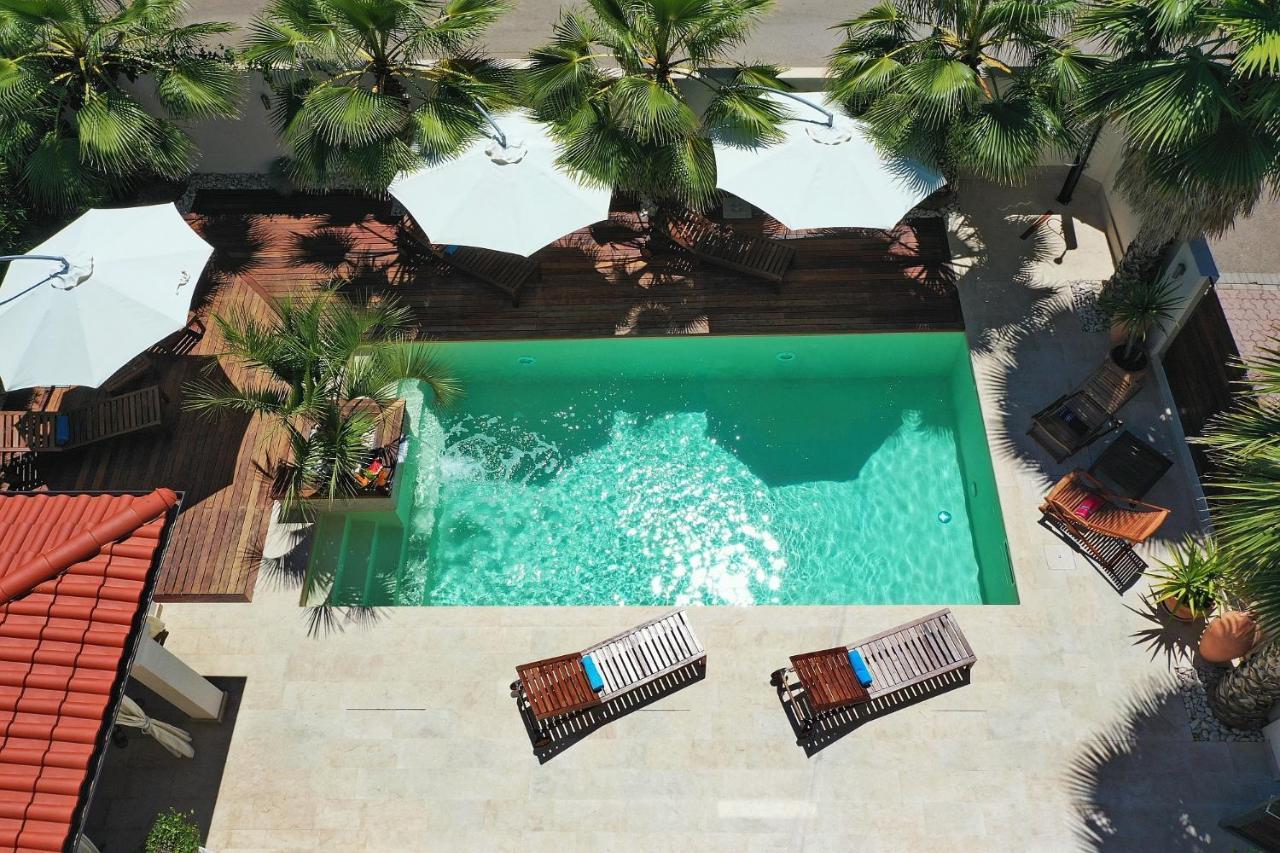 Apartments "Villa Antisin" With Heated Pool Zadar Buitenkant foto