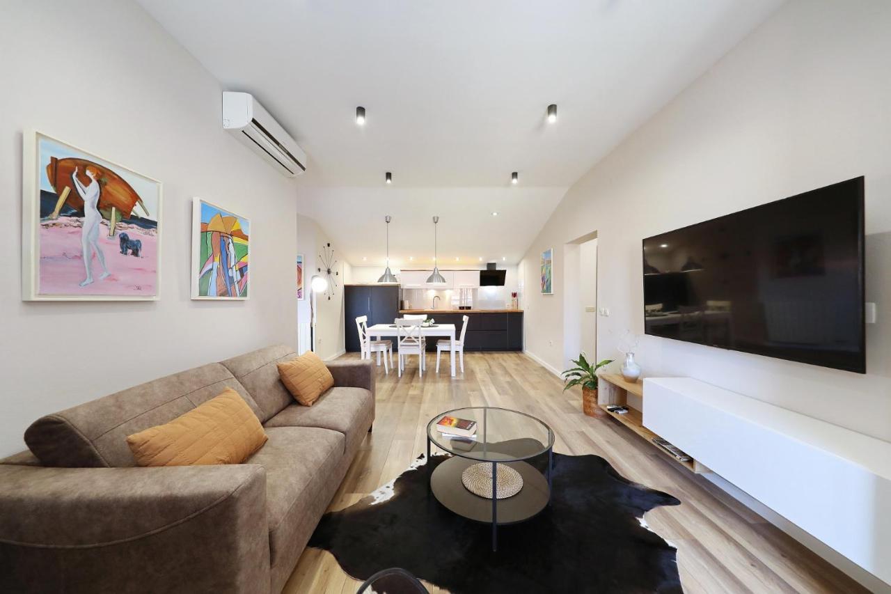 Apartments "Villa Antisin" With Heated Pool Zadar Buitenkant foto