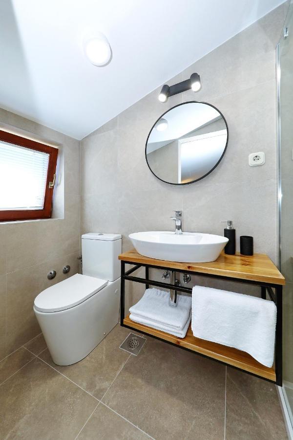Apartments "Villa Antisin" With Heated Pool Zadar Buitenkant foto