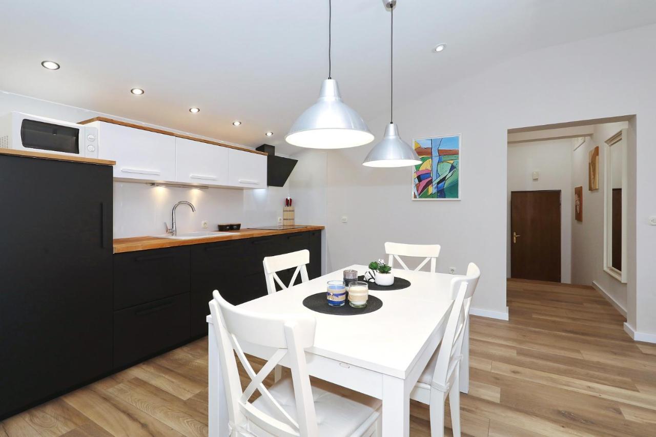 Apartments "Villa Antisin" With Heated Pool Zadar Buitenkant foto