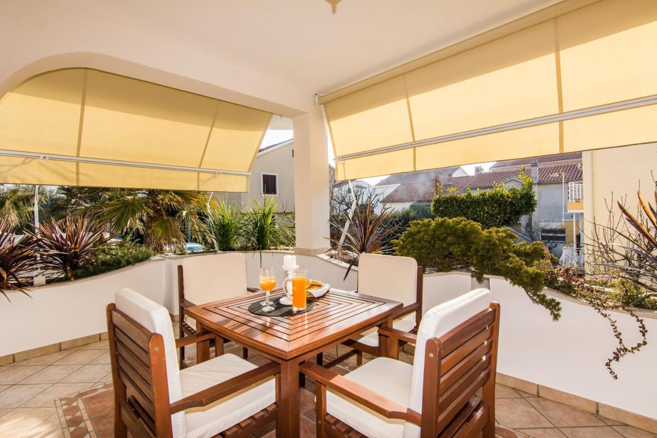 Apartments "Villa Antisin" With Heated Pool Zadar Buitenkant foto