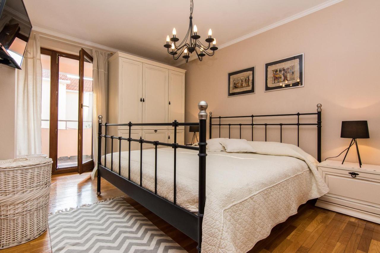 Apartments "Villa Antisin" With Heated Pool Zadar Buitenkant foto