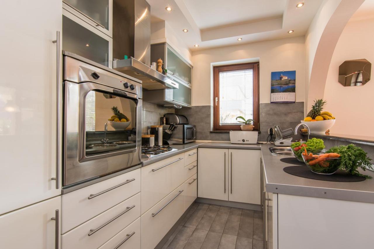Apartments "Villa Antisin" With Heated Pool Zadar Buitenkant foto